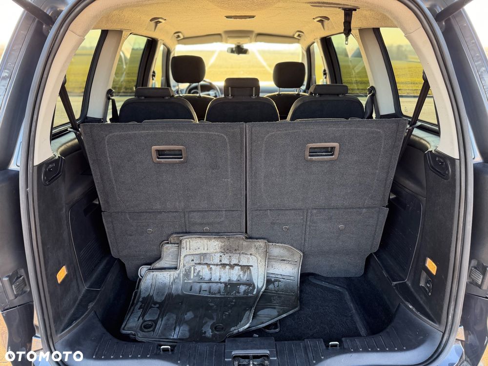Ford Galaxy 2.0 TDCi Trend - 24