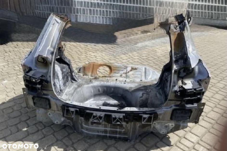 Opel Corsa F tył części karoserii - 3