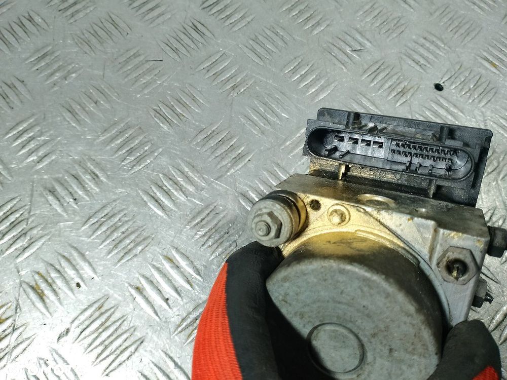POMPA ABS RENAULT CLIO III ( 05-13 ) 8200747140 1.2 16V - 4