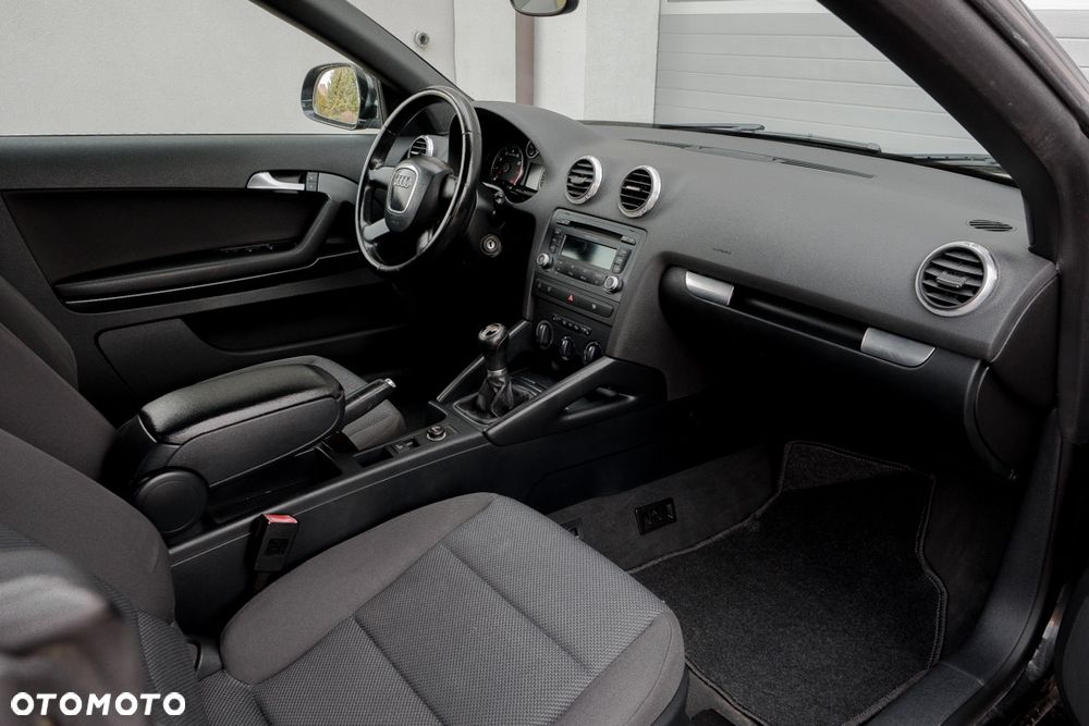 Audi A3 Cabrio 1.6 Attraction - 30