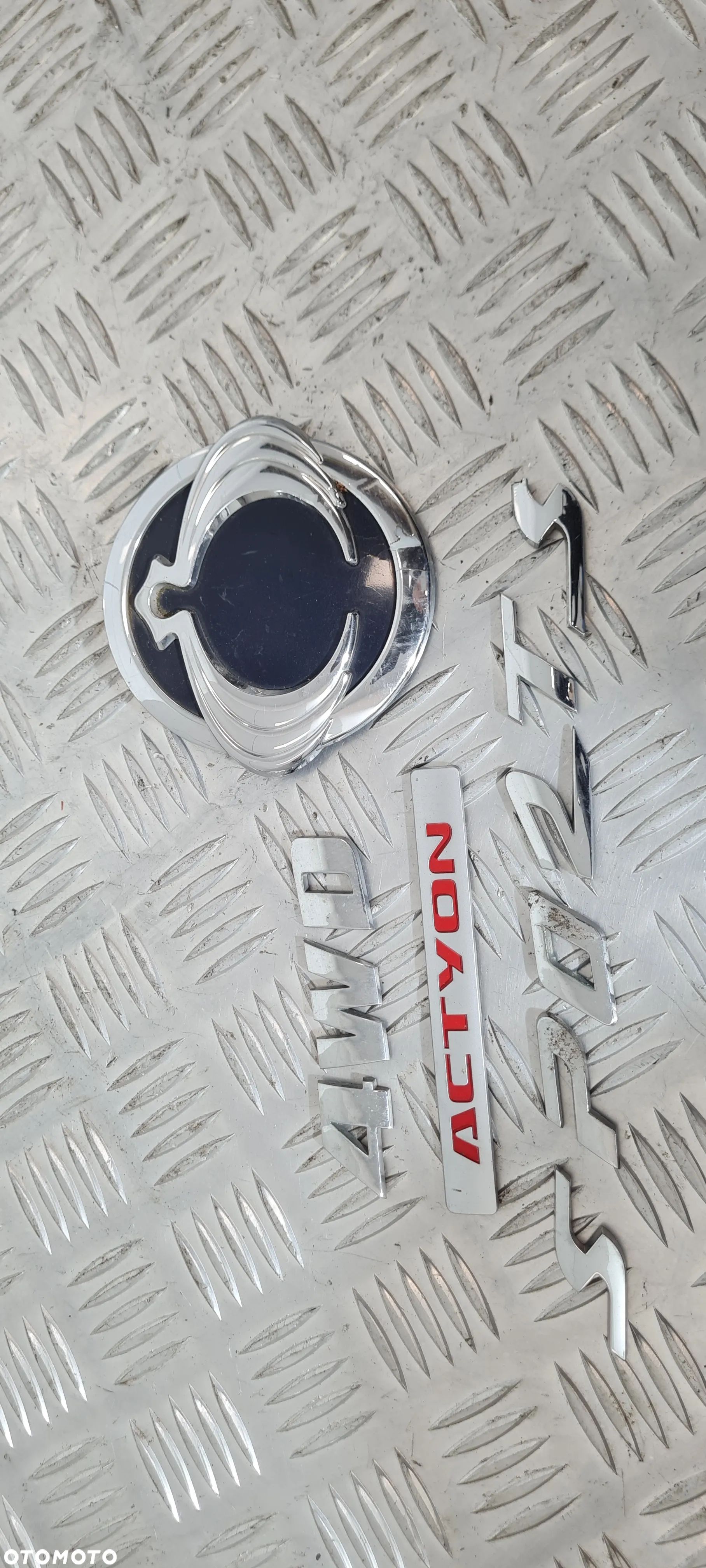 Ssangyong Actyon Sports II Emblemat Znaczek Logo - 1