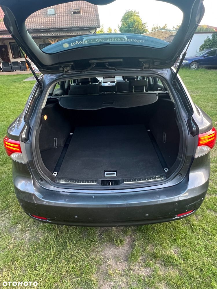 Toyota Avensis - 8