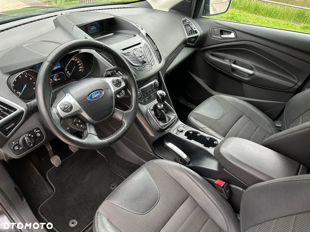 Ford Kuga 1.6 EcoBoost 2x4 Titanium - 10