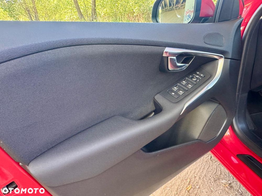 Volvo V40 T3 Drive-E Momentum - 13