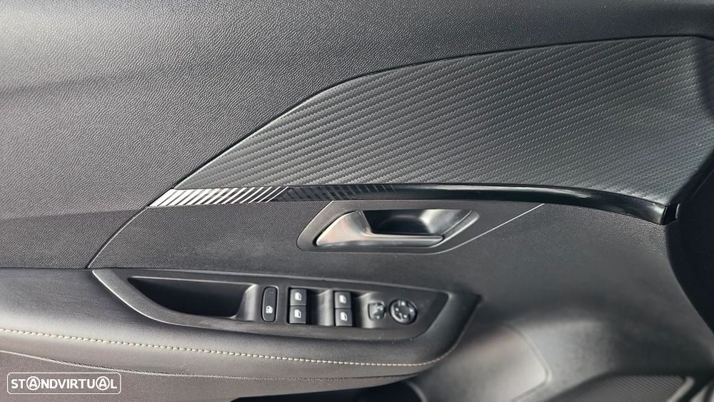 Peugeot 208 1.2 Hybrid Allure e-DCS6 - 46