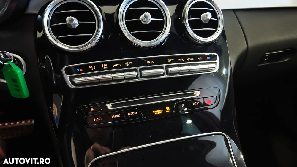 Mercedes-Benz C 200 4Matic 9G-TRONIC AMG Line - 30