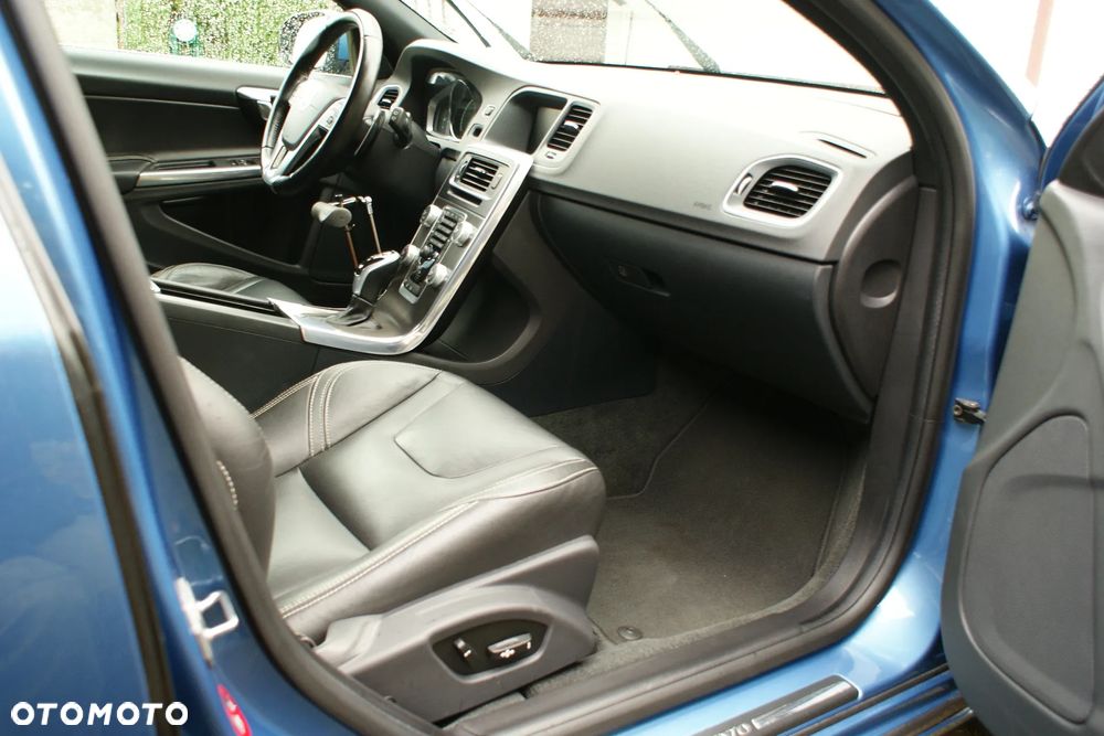 Volvo V60 T5 Geartronic Momentum - 20