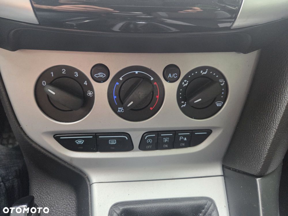Ford Focus 1.6 EcoBoost Titanium - 21