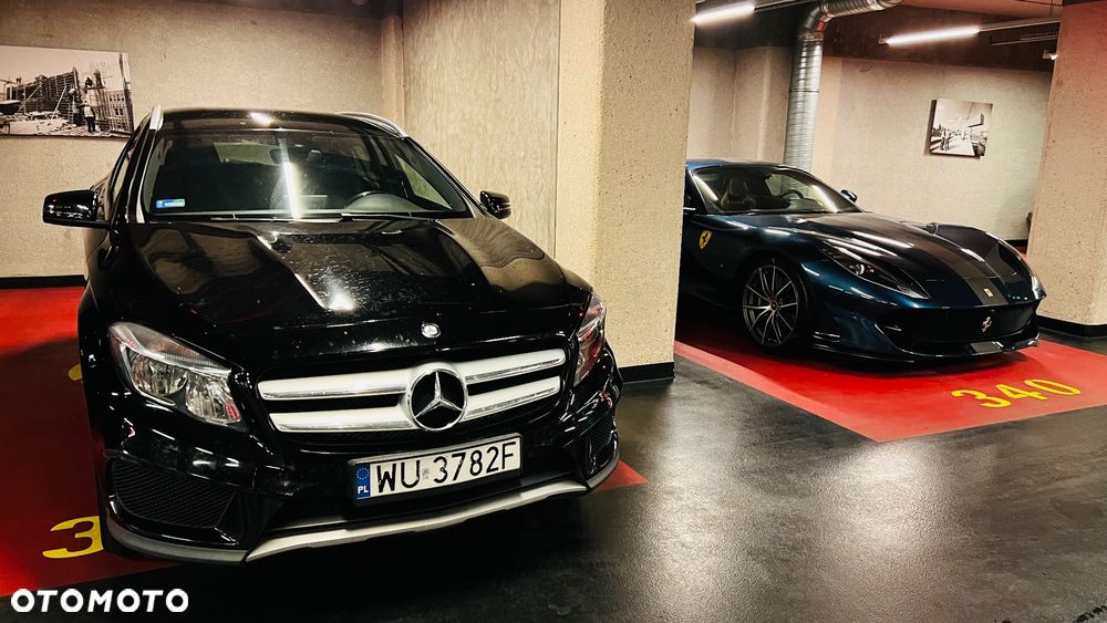 Mercedes-Benz GLA 250 4-Matic AMG Line - 18
