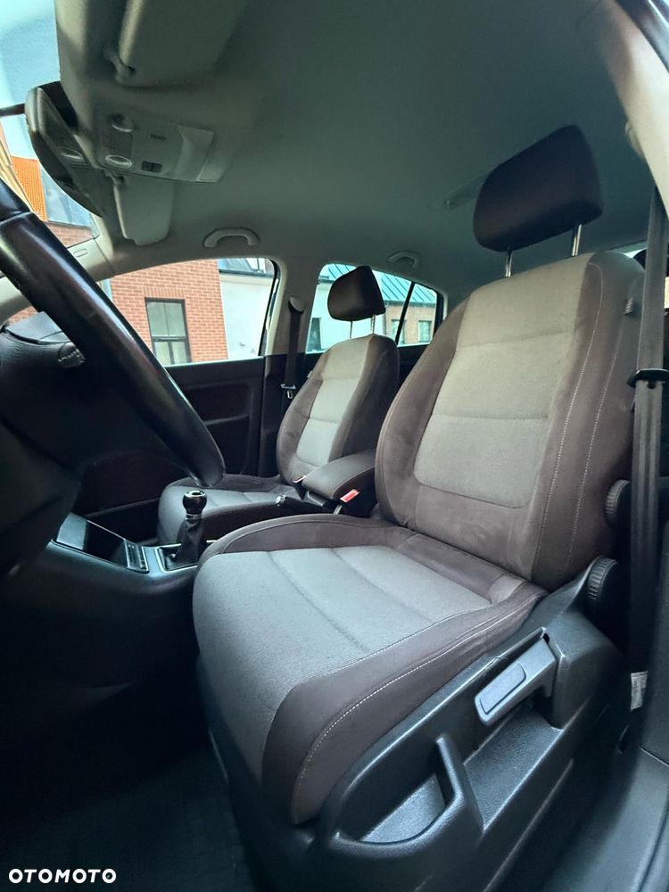 Volkswagen Golf Plus 1.6 TDI Comfortline - 8