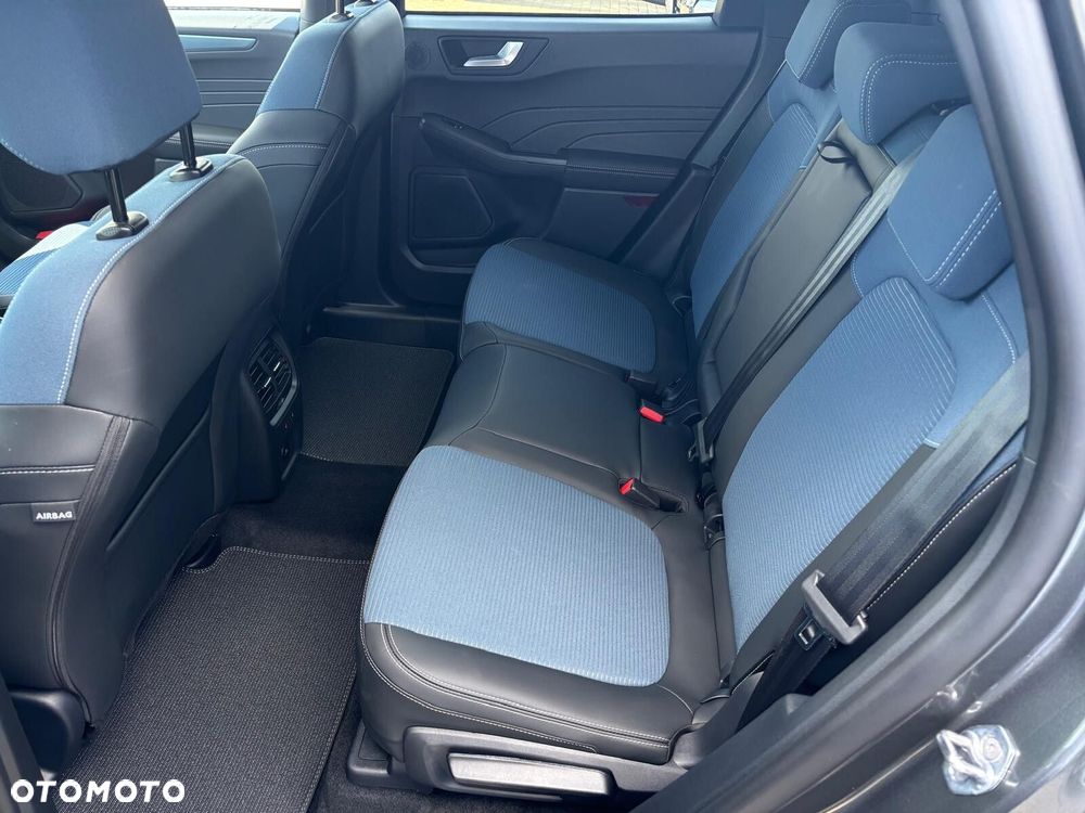 Ford Kuga - 36