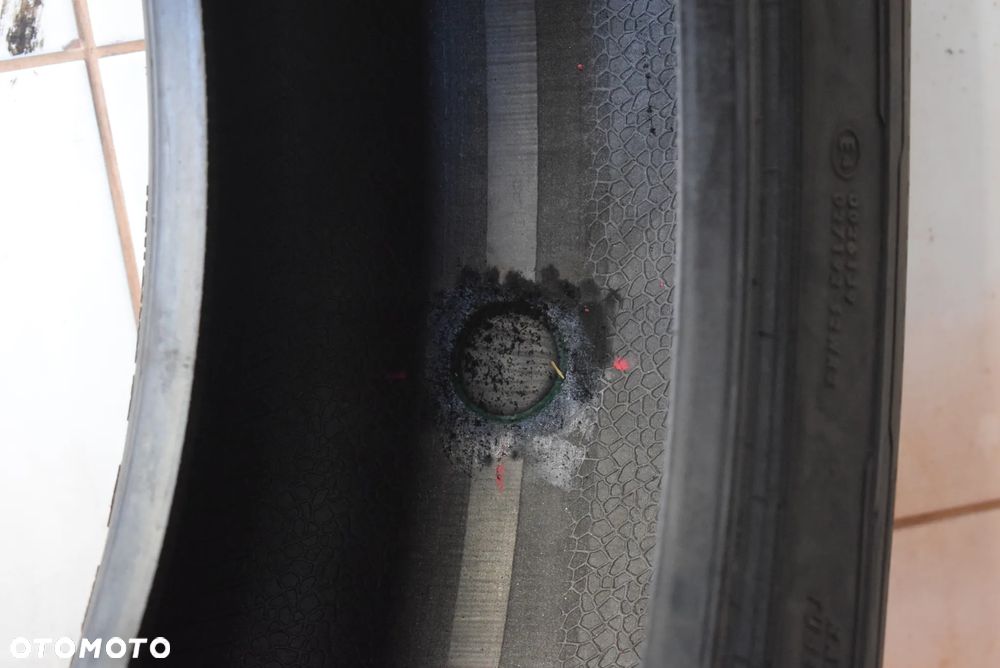 R16C 235/65 Continental ContiVanContact 200 - 5