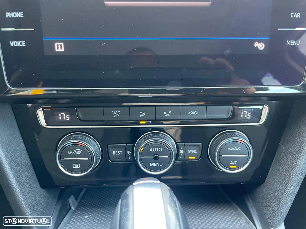VW Passat Variant 2.0 TDi Business DSG - 17