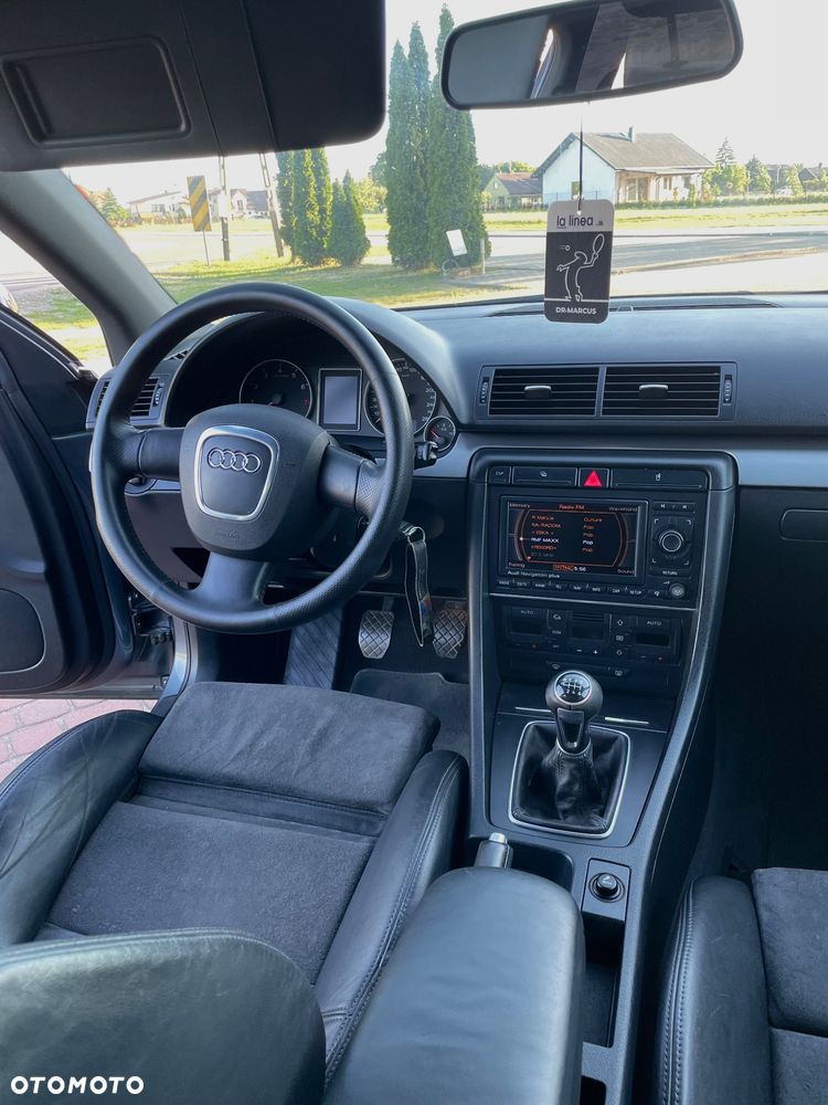 Audi A4 Avant 2.0T FSI - 17