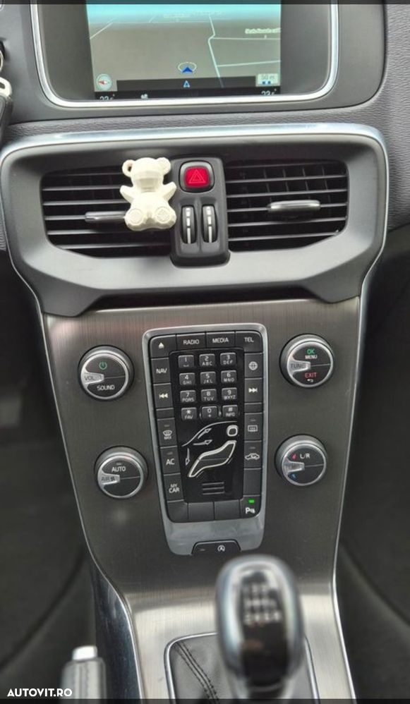 Volvo V40 D4 Momentum - 22