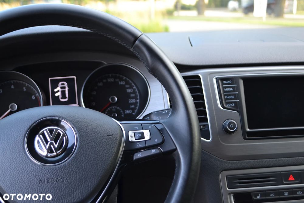Volkswagen Golf Sportsvan - 23