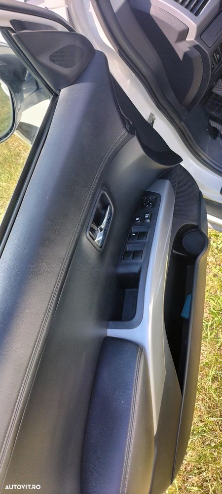 Mitsubishi Outlander - 5