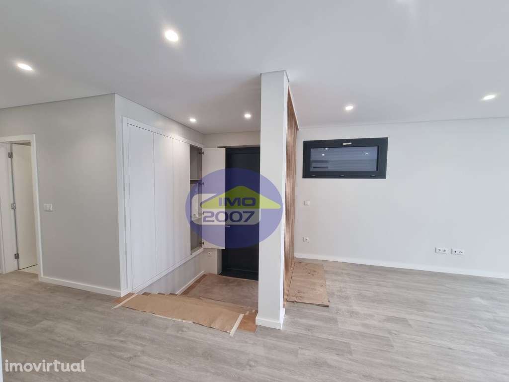 Moradia T4 em Guetim - Grande imagem: 2/34