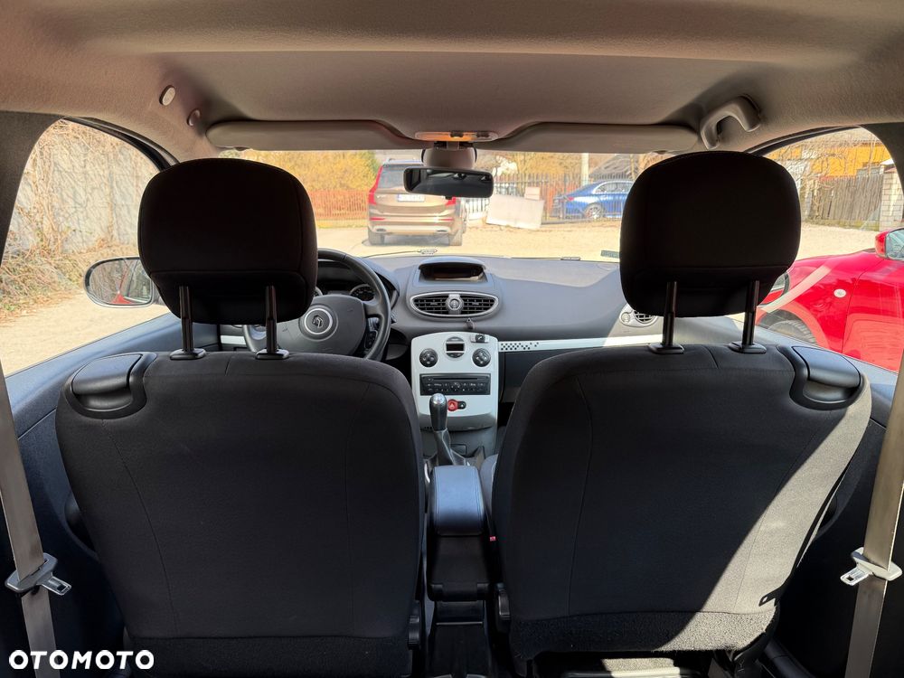 Renault Clio - 9