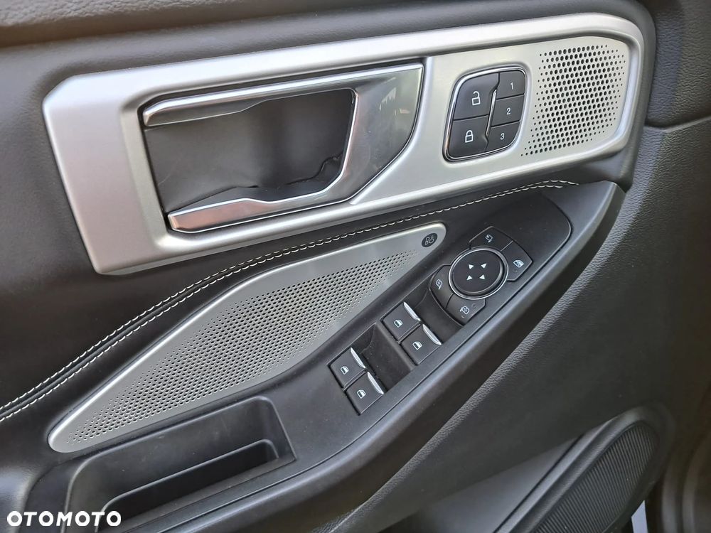 Ford Explorer - 24
