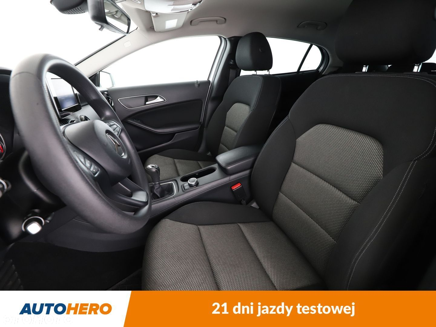 Mercedes-Benz GLA 180 - 10