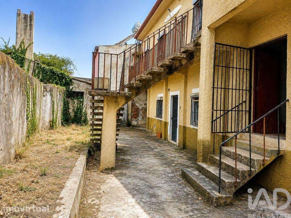 Casa / Villa T8 em São Martinho do Bispo e Ribeira de Frades de 343 m2 - Grande imagem: 4/24