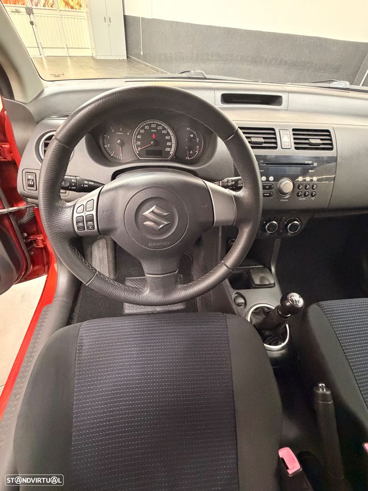 Suzuki Swift 1.3 DDiS GLX - 27