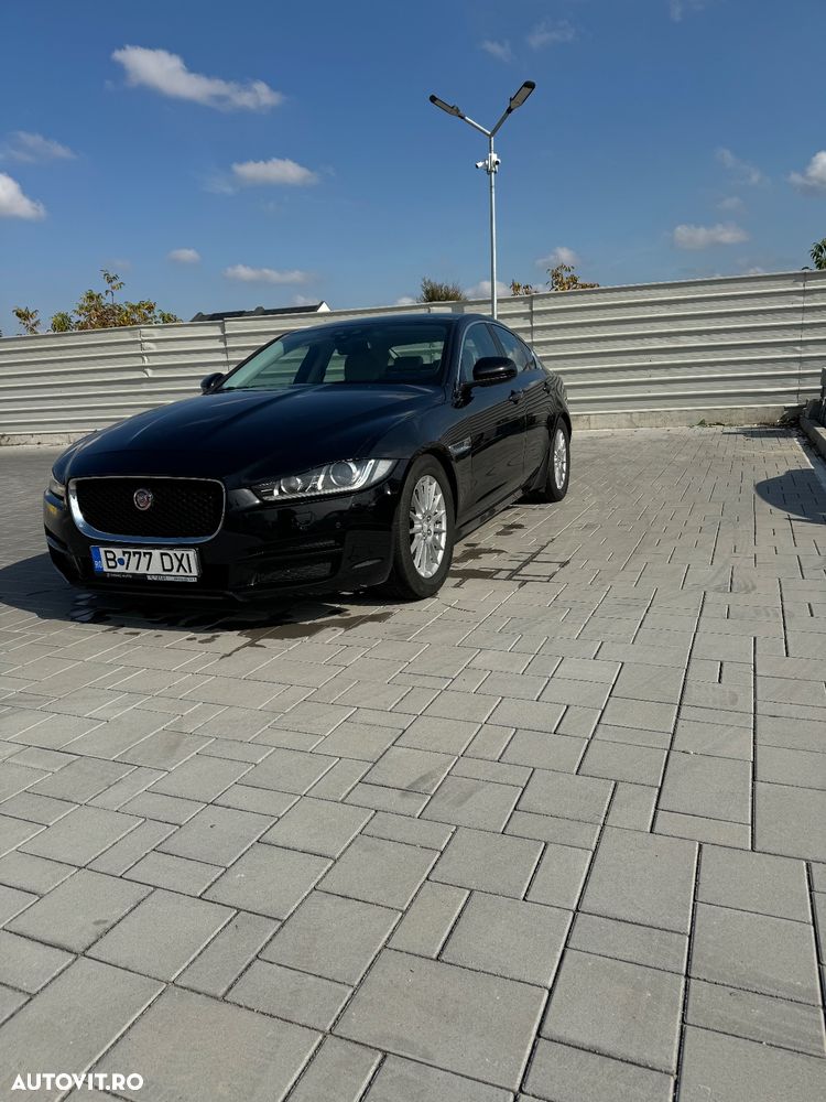 Jaguar XE - 2