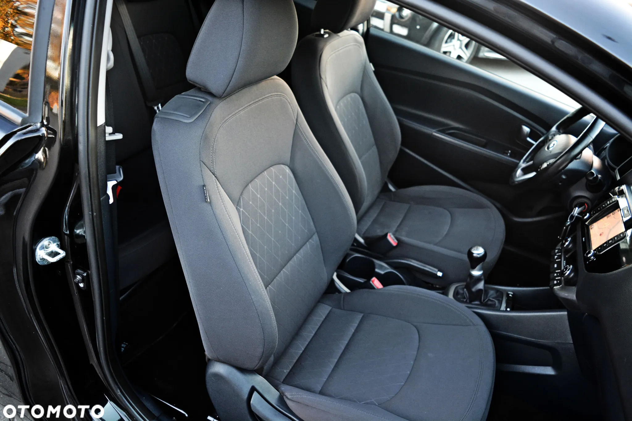 Kia Rio 1.2 Dream Team Edition - 9