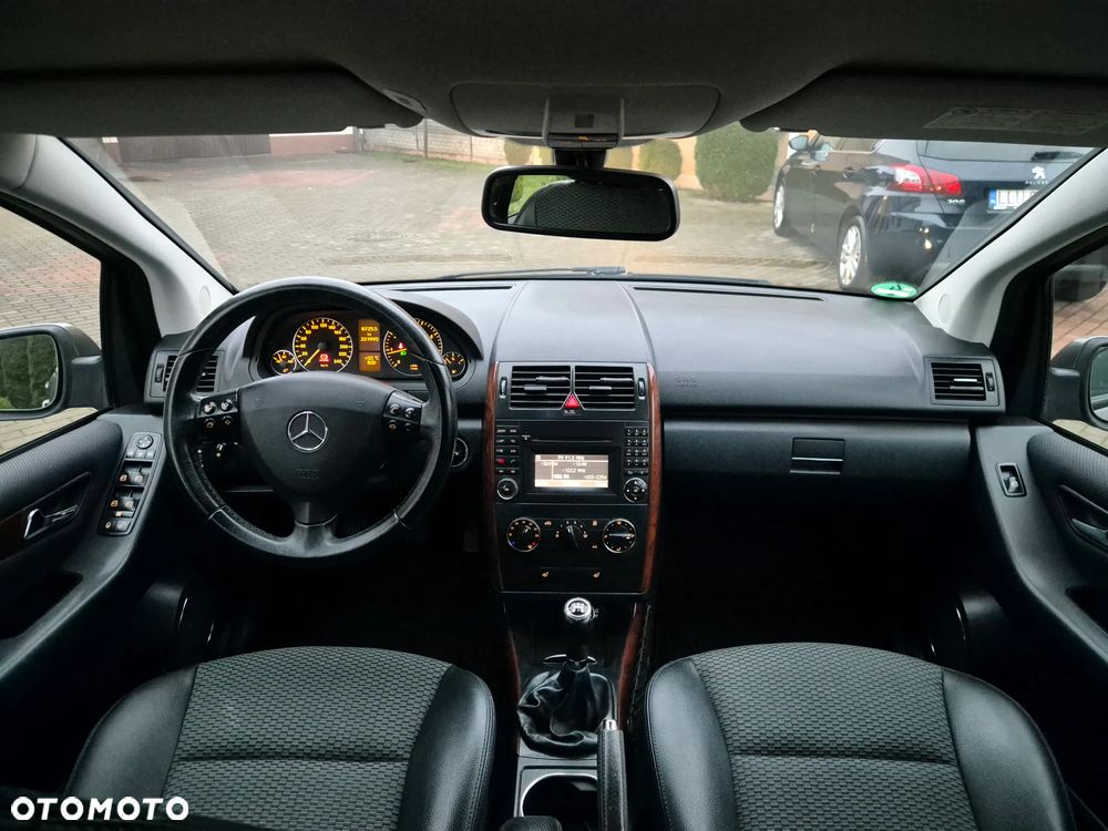 Mercedes-Benz Klasa A 150 BlueEFFICIENCY Elegance - 17