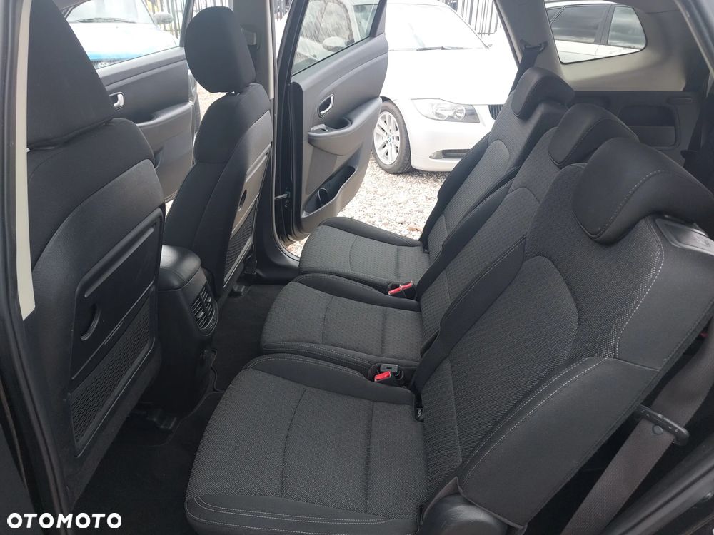 Kia Carens 1.6 GDI Edition 7 - 8