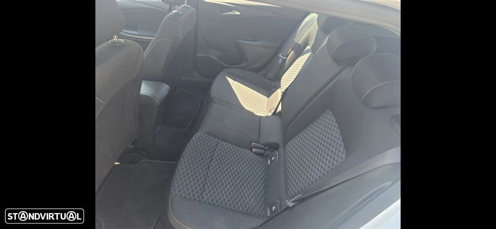 Opel Astra Sports Tourer 1.5 D S&S Edition - 8