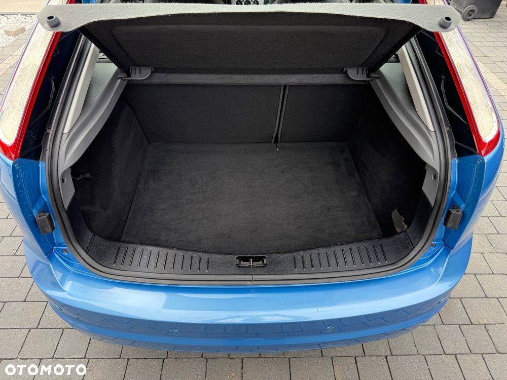 Ford Focus 1.6 16V Style - 12
