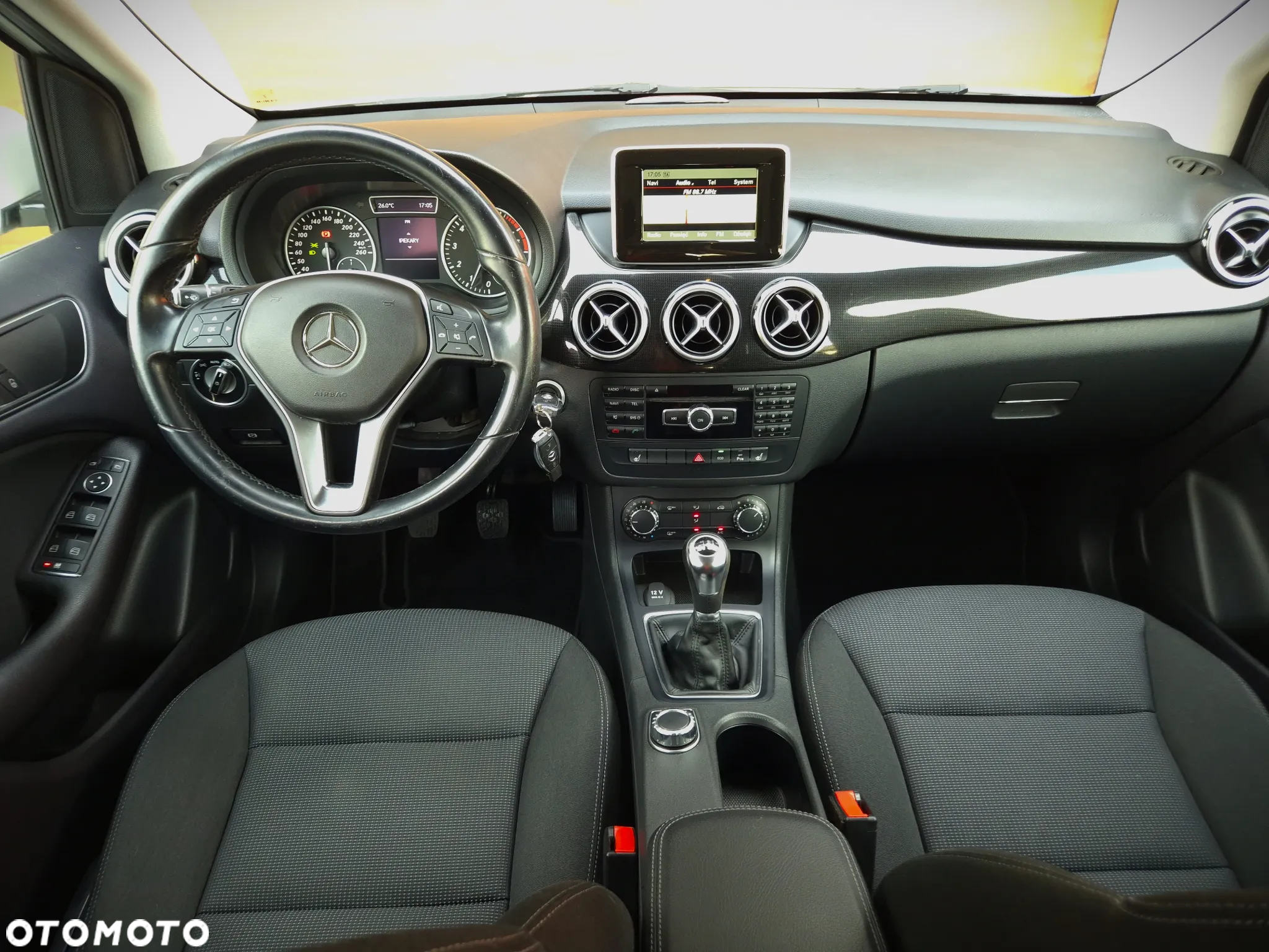 Mercedes-Benz Klasa B 200 BlueEFFICIENCY Edition 1 - 29
