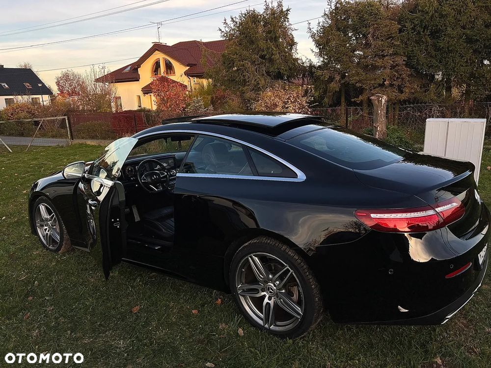 Mercedes-Benz Klasa E 300 Coupe 9G-TRONIC - 3