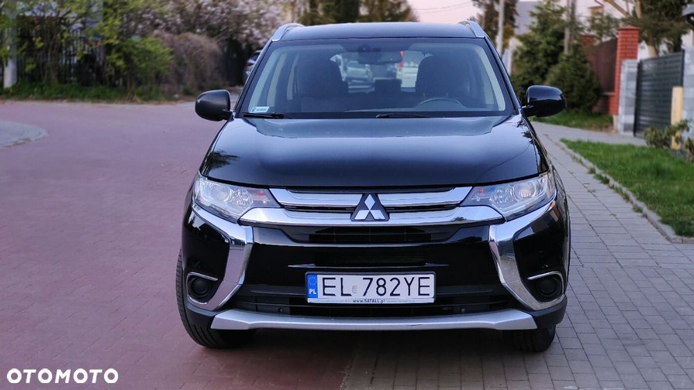 Mitsubishi Outlander 2.0 Invite + 2WD - 3