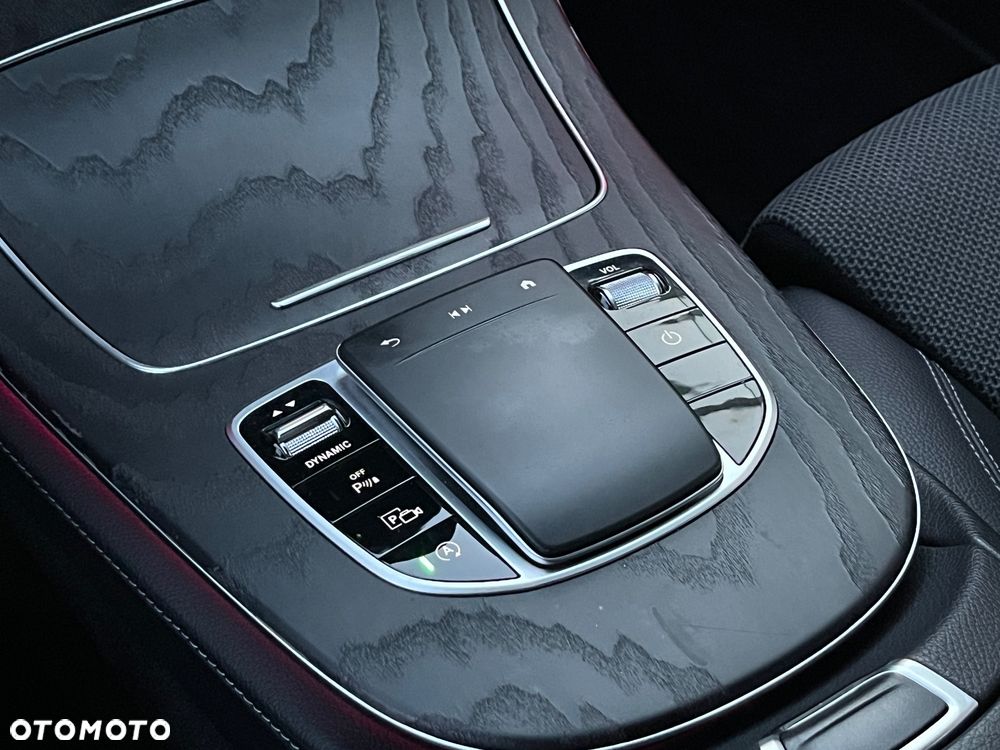 Mercedes-Benz Klasa E 220 d 4-Matic AMG - 35