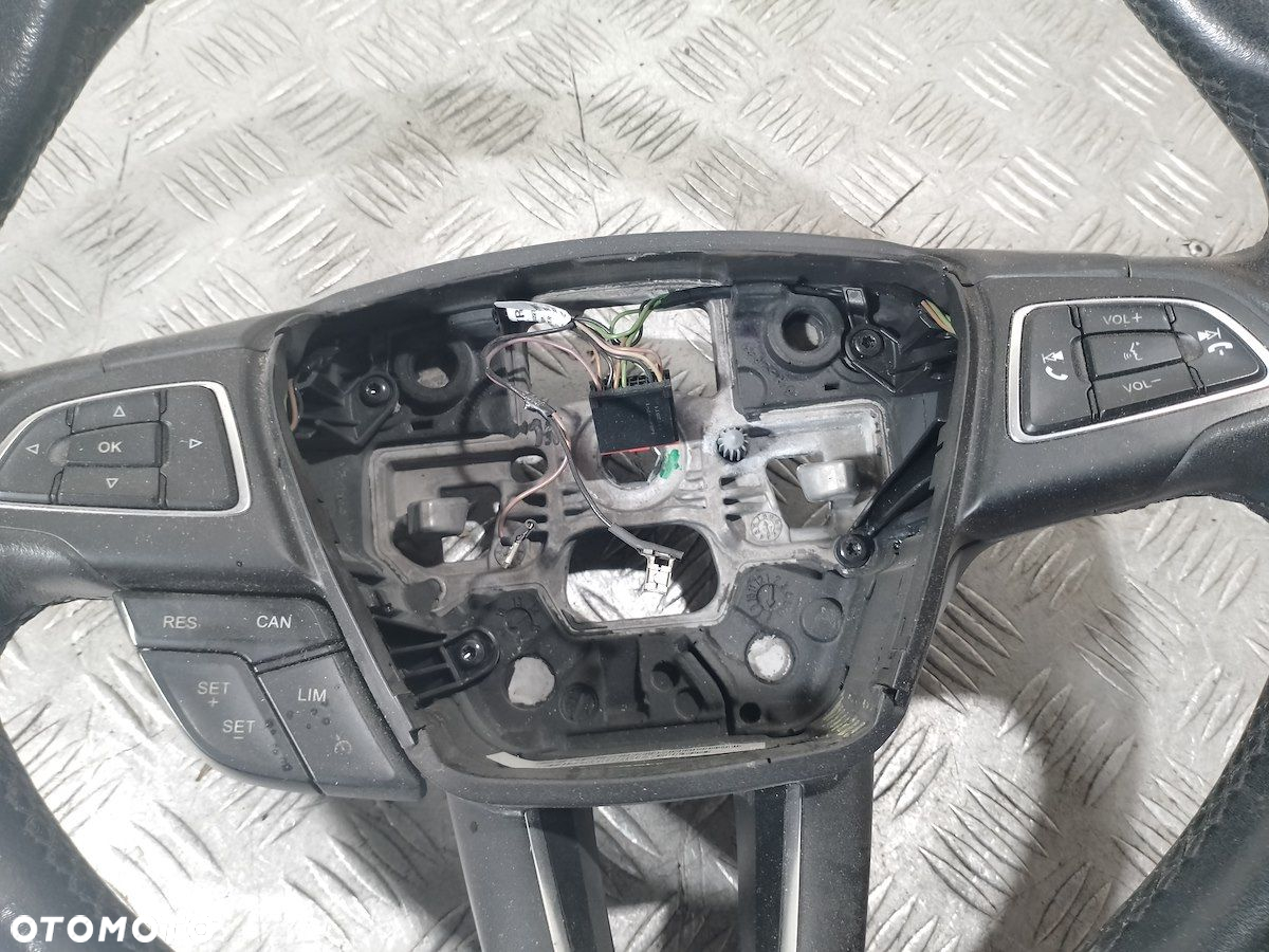 KIEROWNICA MULTIFUNKCYJNA FORD FOCUS III - 5