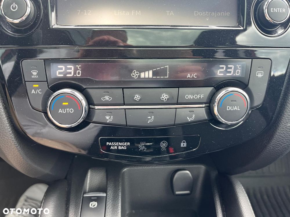 Nissan Qashqai 1.6 DCi N-Connecta - 12