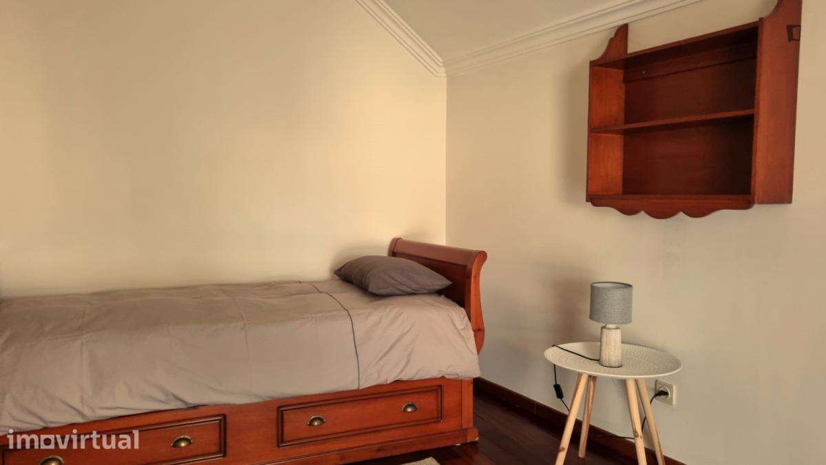 Quarto - localizado em Lisbon - Grande imagem: 4/27