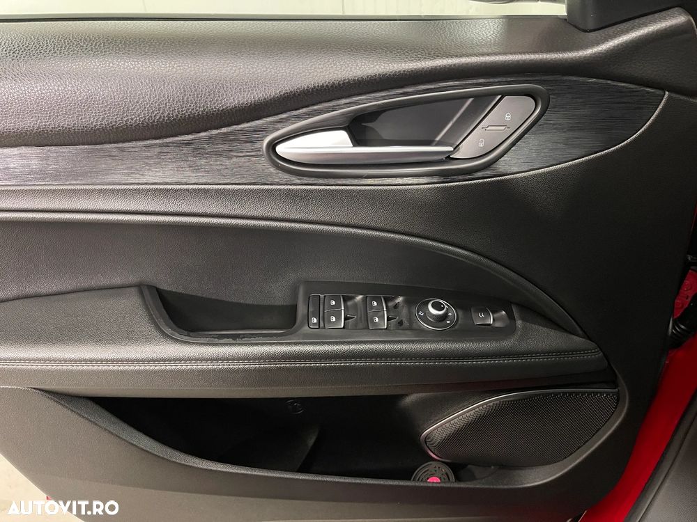 Alfa Romeo Stelvio 2.2 Diesel 16V AT8 Q4 Business - 23