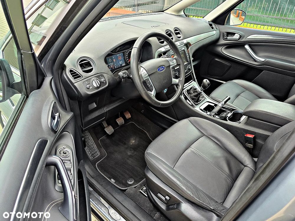 Ford S-Max 2.0 TDCi DPF Business Edition - 32
