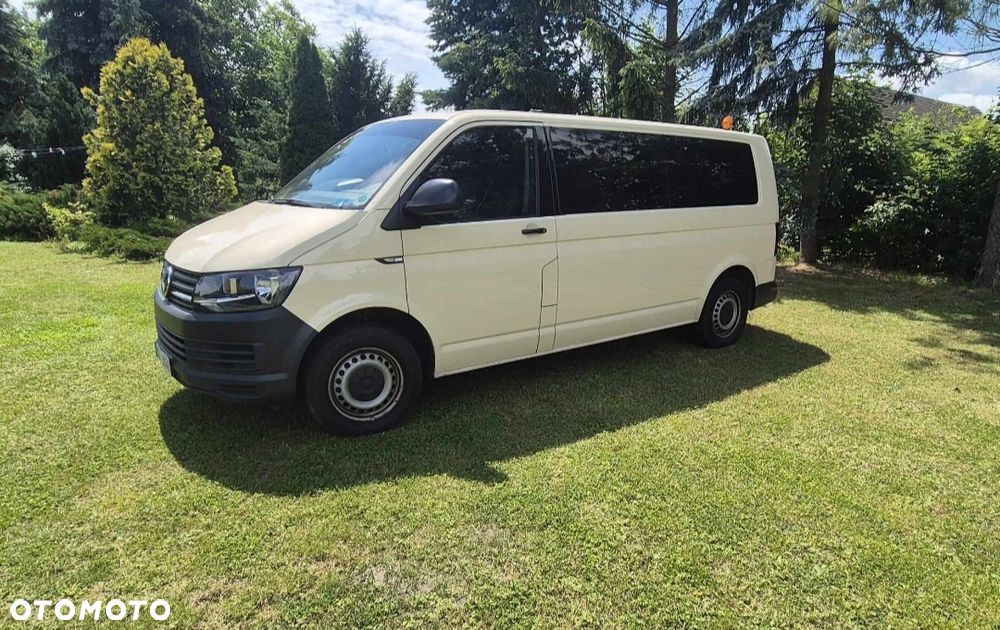 Volkswagen Caravelle - 1