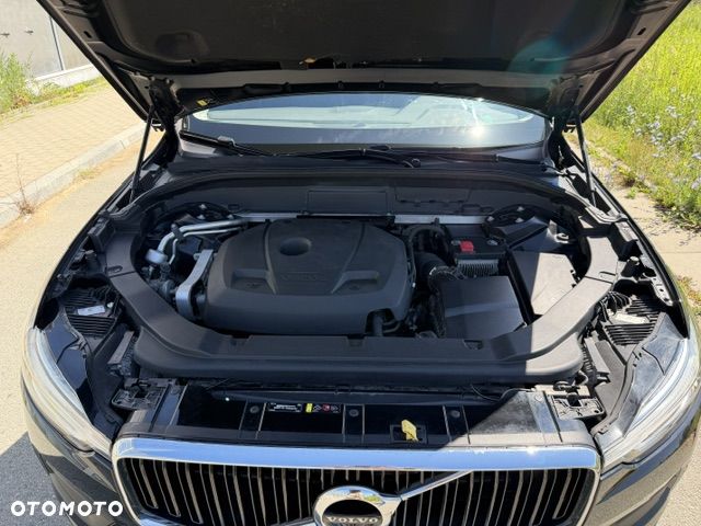 Volvo XC 60 T5 Momentum Pro - 22