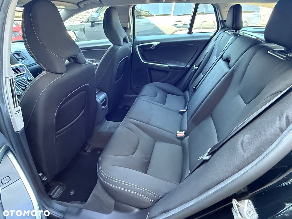 Volvo V60 D2 Drive-E Momentum - 16