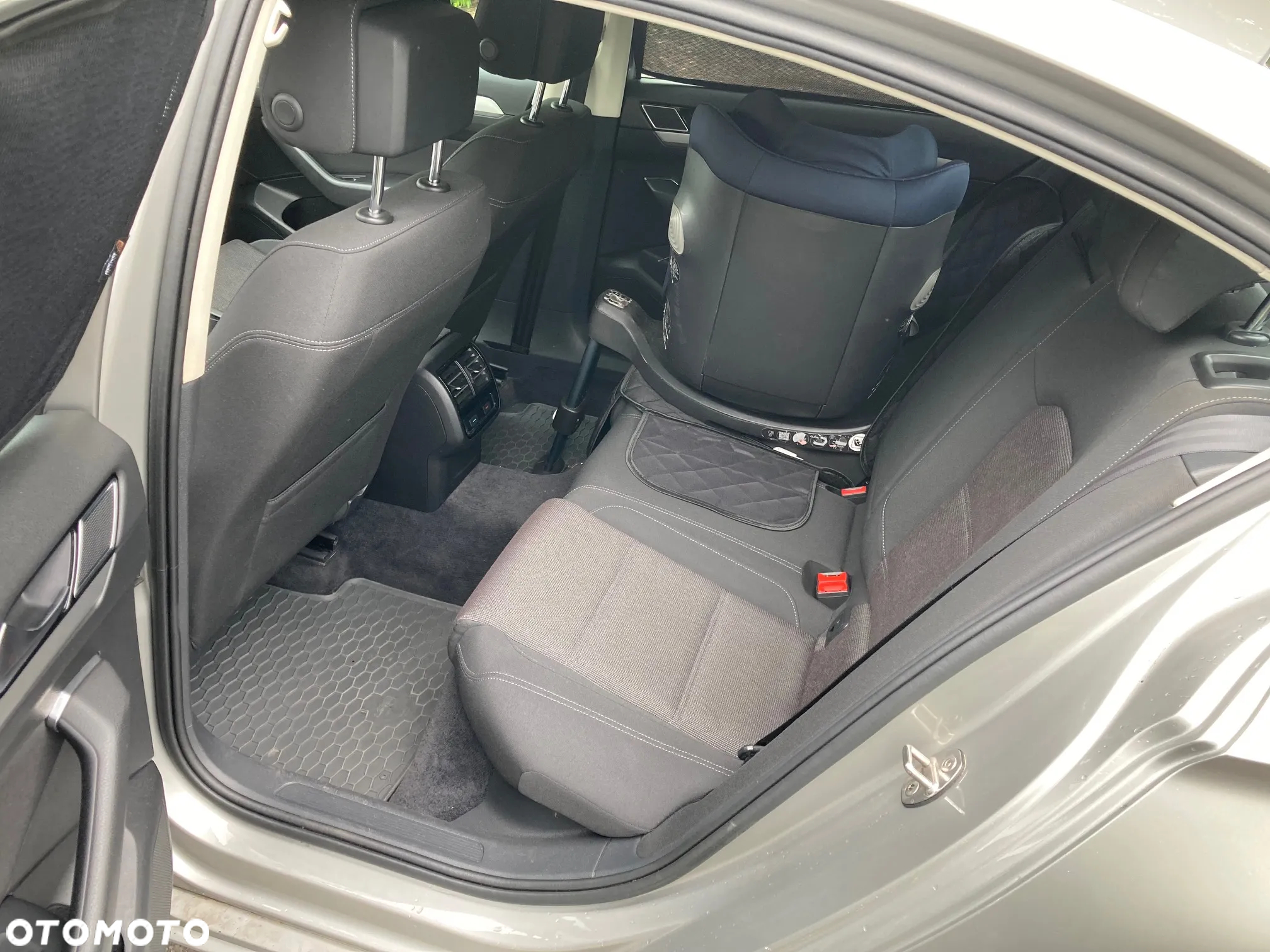Volkswagen Passat 2.0 TDI BMT Comfortline DSG - 11