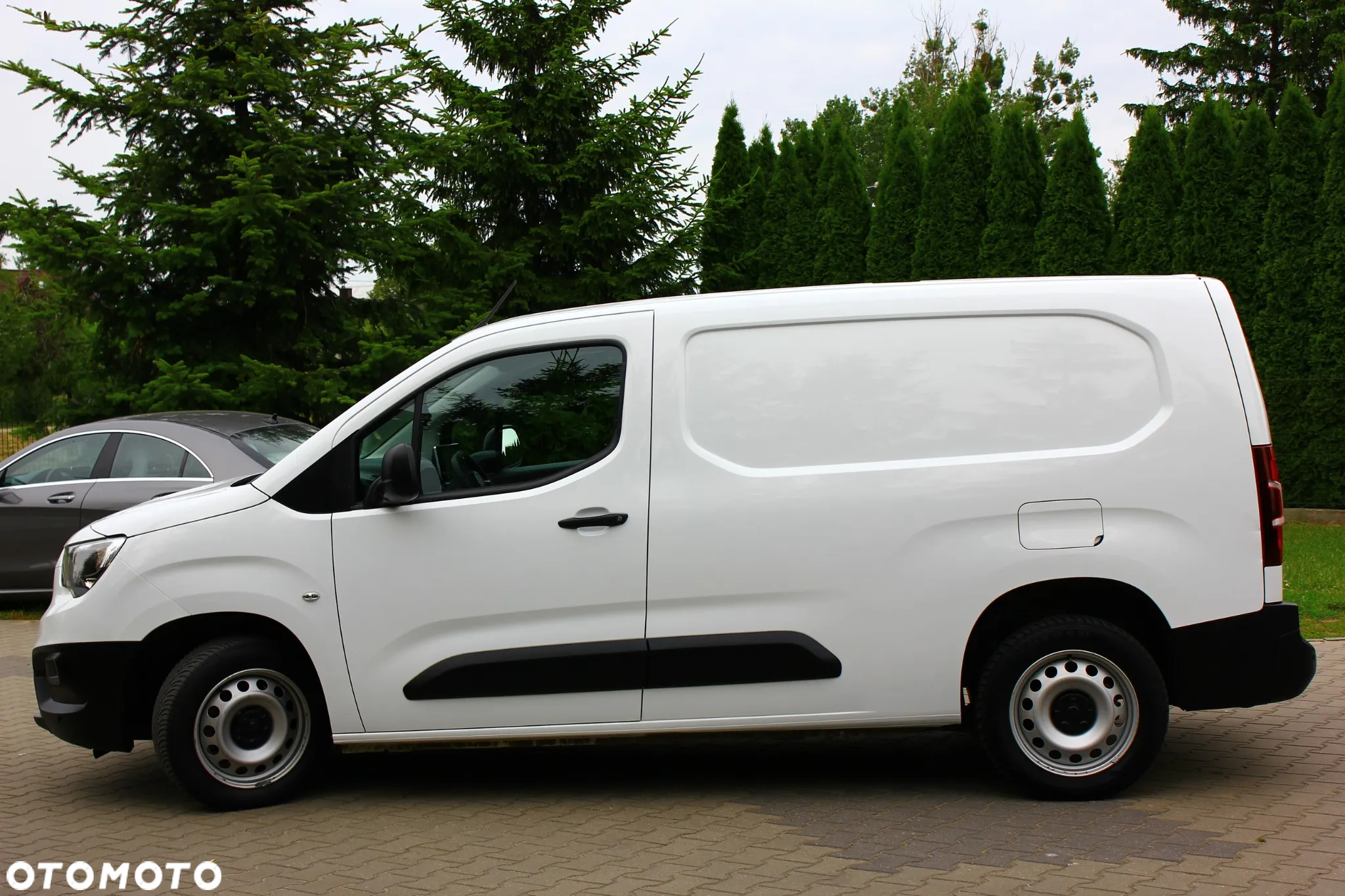 Opel Combo 1.5 CDTI 102KM LONG L2 3 OSOBOWY  NAVIGACJA KAMERA COFANIA CLIMATRONIC DWUSTREFOWY - 8