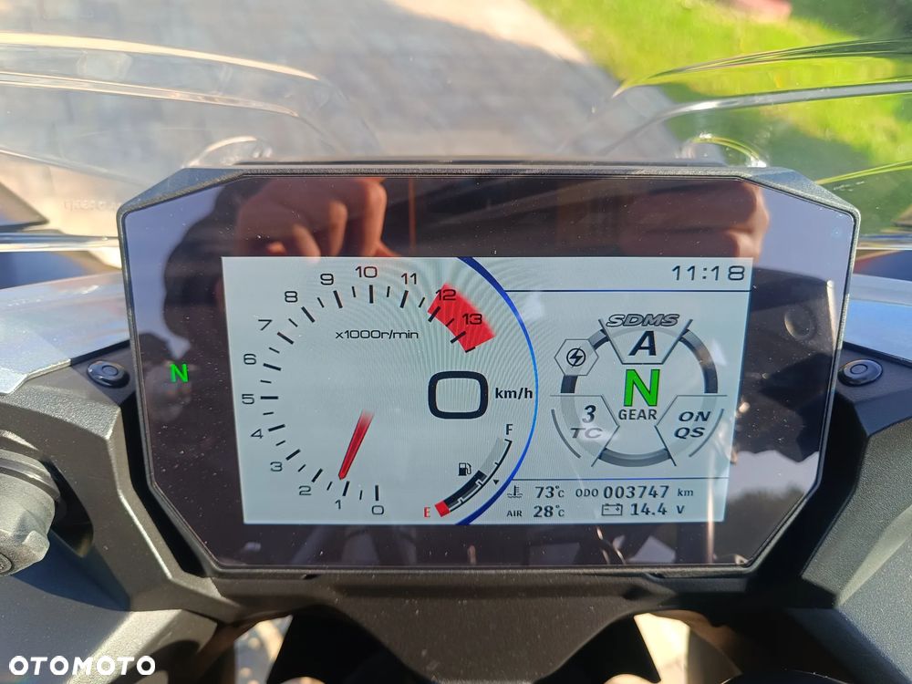 Suzuki GSX 1000 - 32