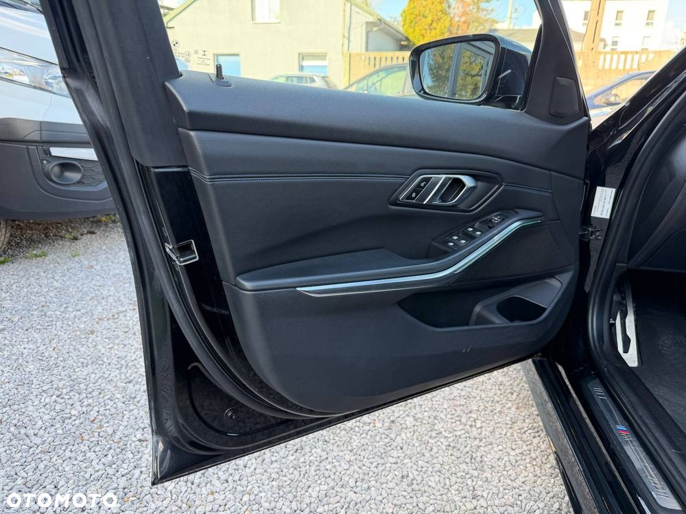 BMW Seria 3 - 18