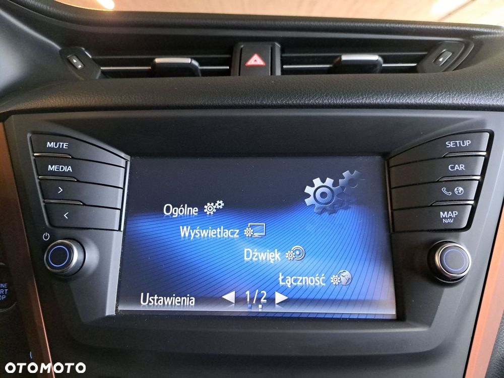 Toyota Avensis 2.0 Premium MS - 25